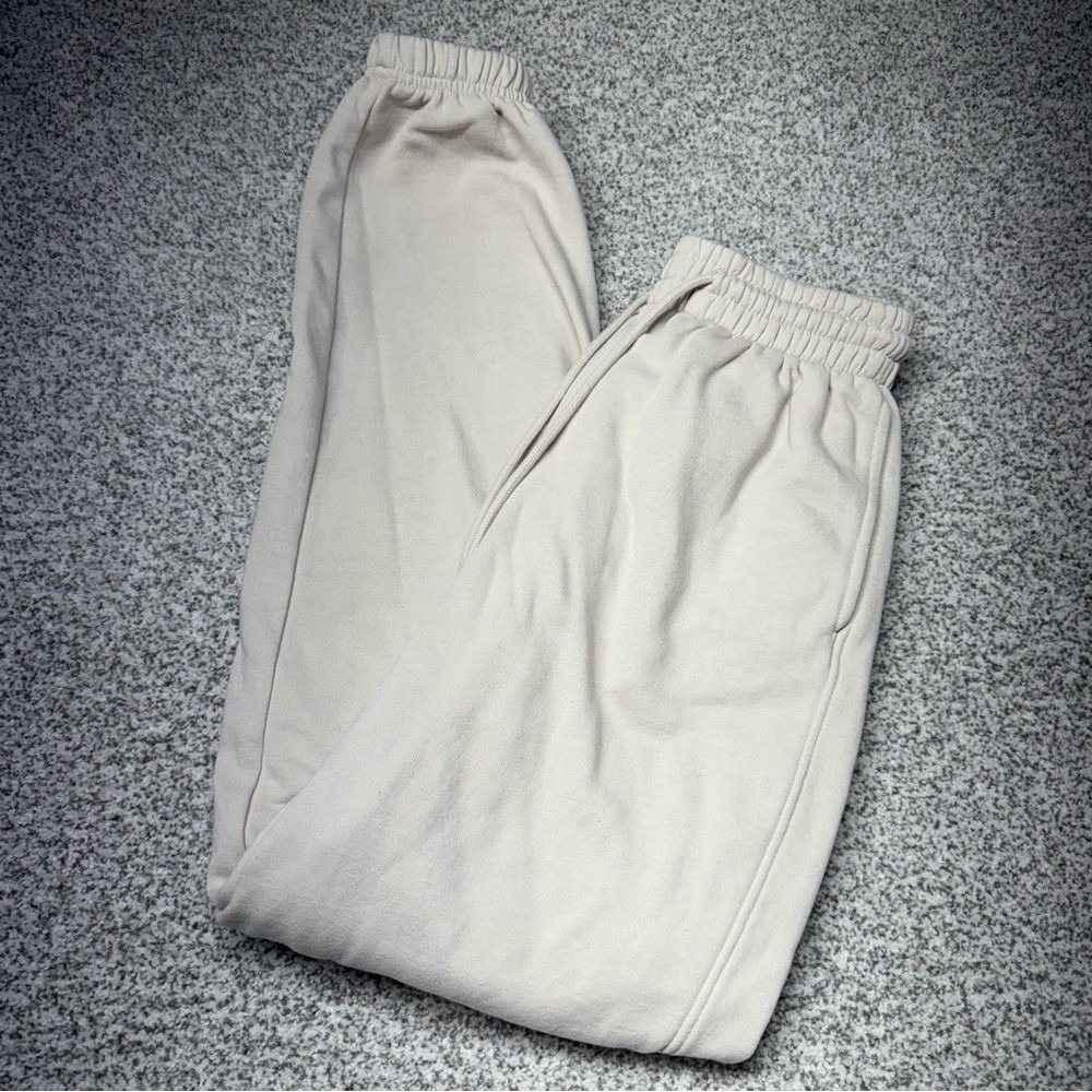 Women's H&M Light Beige Cream Tapered Fleece Lined Joggers with Pockets Size XS
